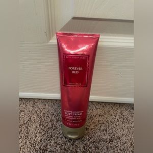 BATH & BODY WORKS NWT Forever Red Body Cream